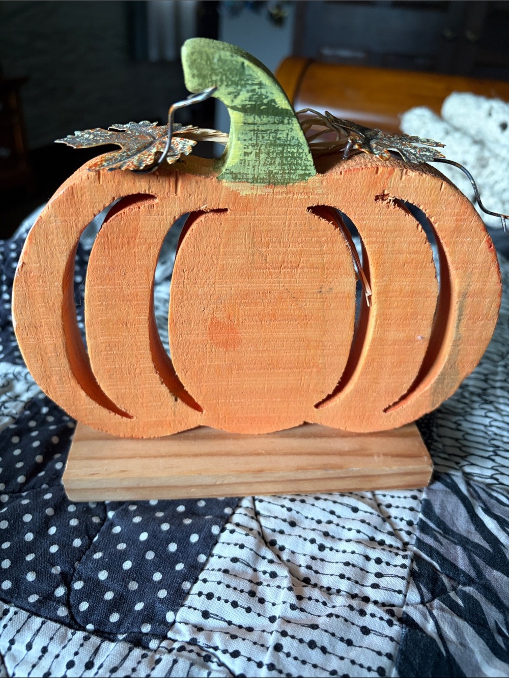Rustic Orange Wooden Pumpkin Table Decor with Raffia Bow and metal leaves NWT - Picture 4 of 5